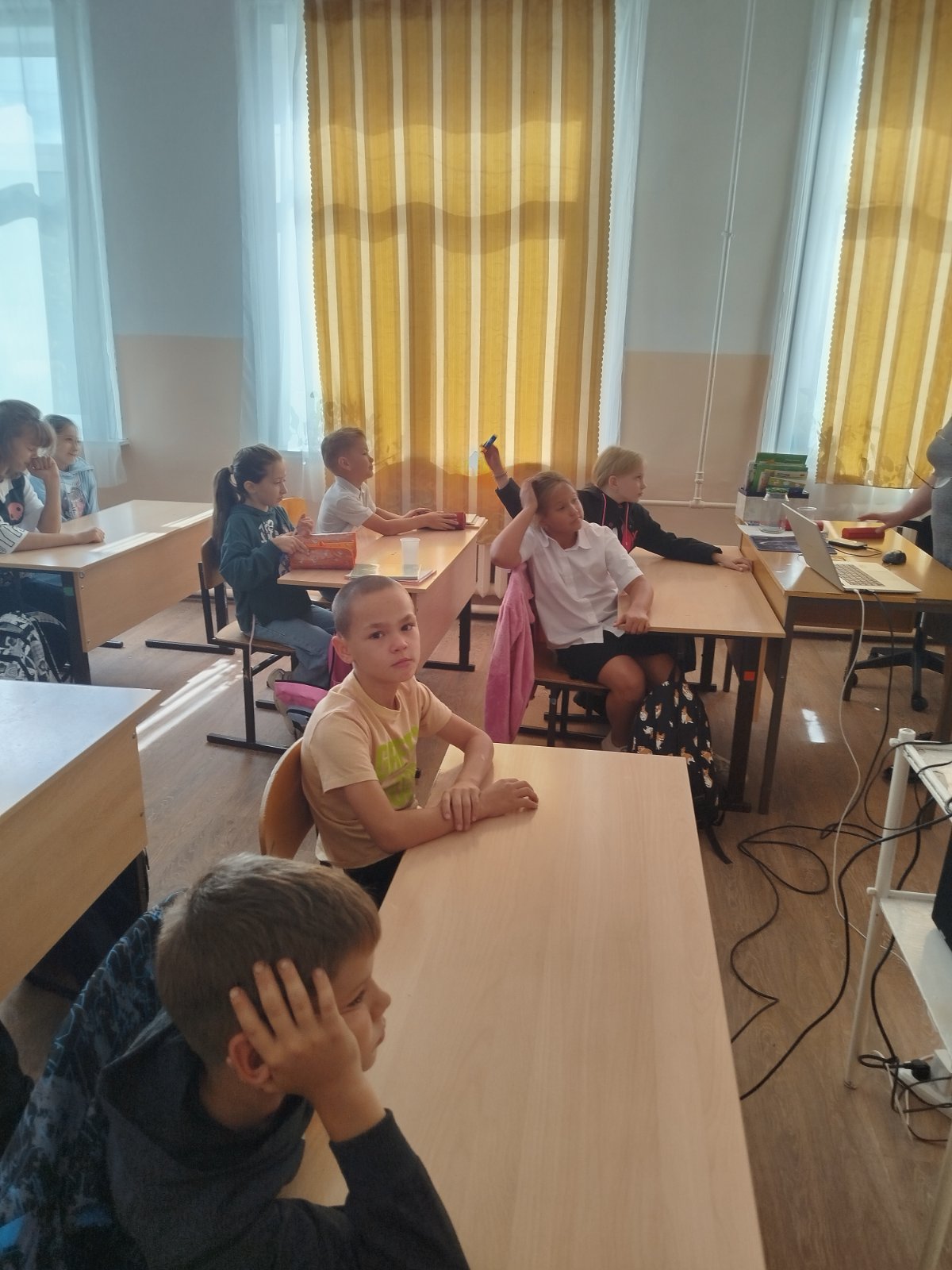 Профилактике проявления экстремизма и терроризма в подростковой среде.