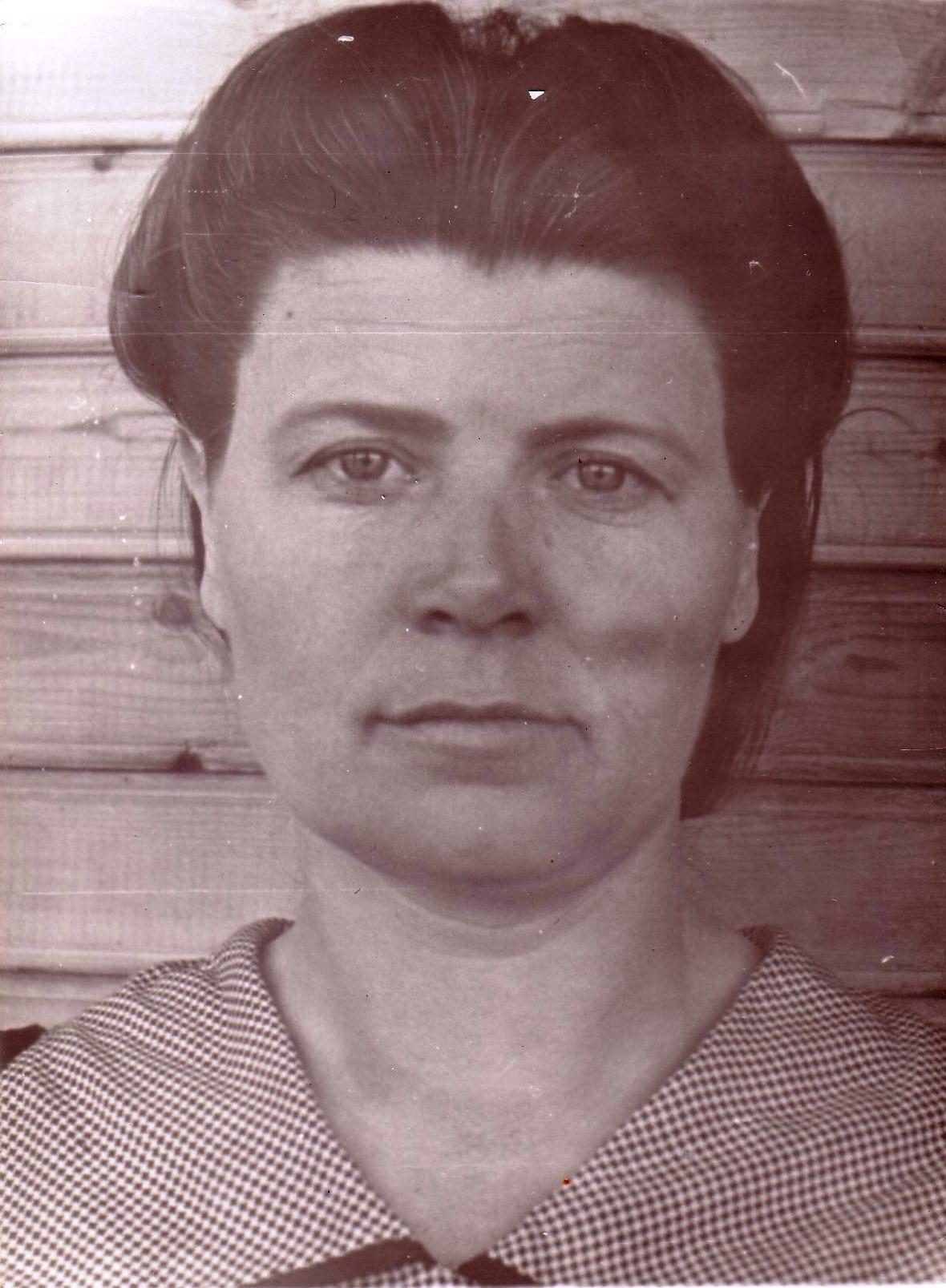 С 1950 по 1978 учителем начальных классов проработала Серикова Евдокия Федоровна. С 1950 по 1978 учителем начальных классов проработала Серикова Евдокия Федоровна..